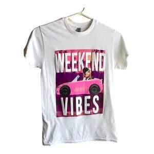 Barbie Car T SHIRT Small Weekend Vibes Puff Letters 100% Cotton Tee Gilden NWOT